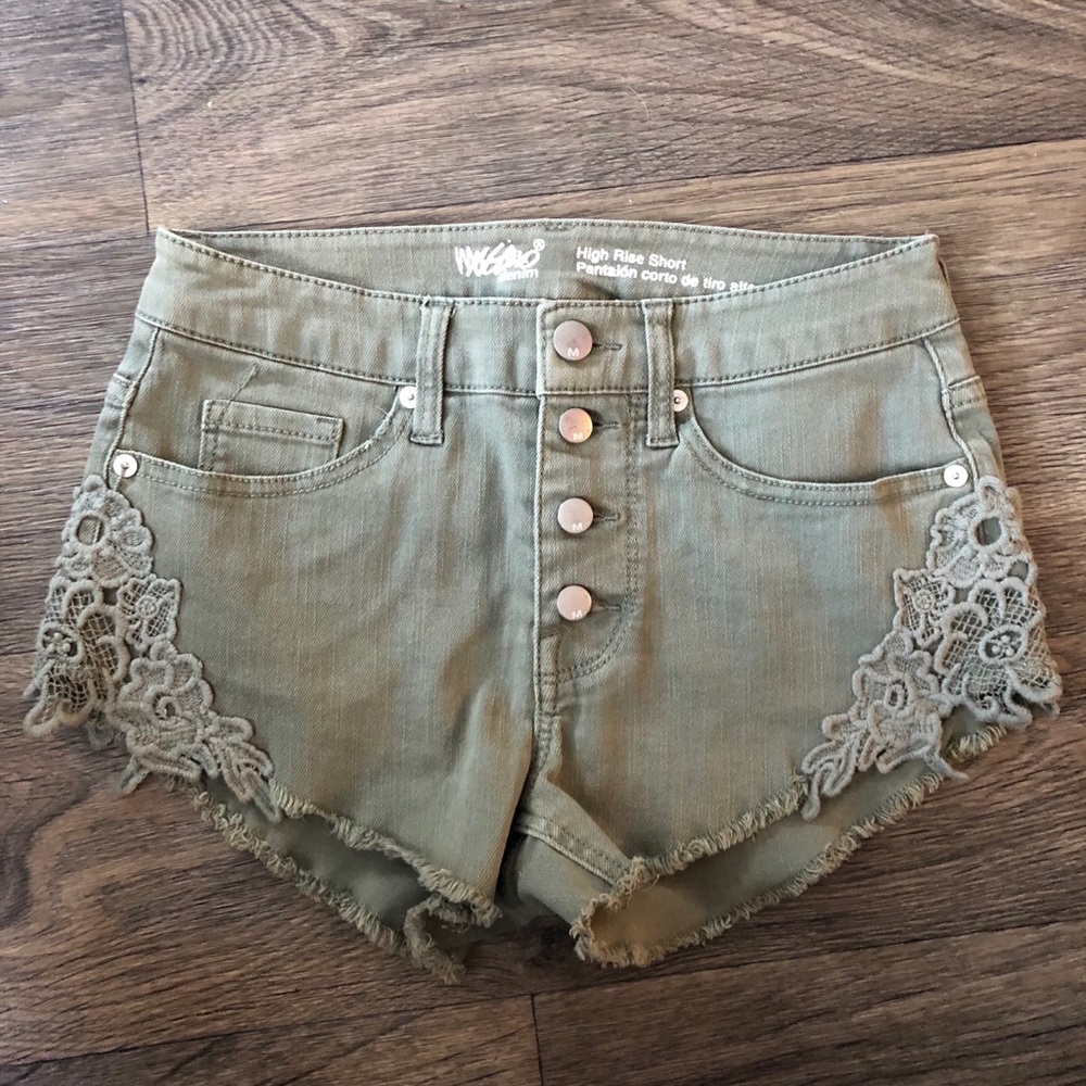 Lace Sided Shorts